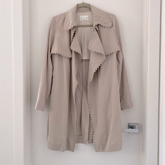 Club Monaco Jackets & Blazers - Club Monaco Scallop edge detail beige trenchcoat